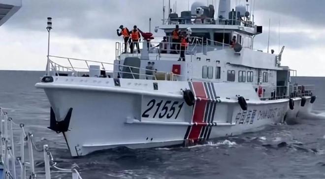 中方回应菲海警船非法滞留仙宾礁潟湖 中方回应菲海警船非法滞留仙宾礁潟湖